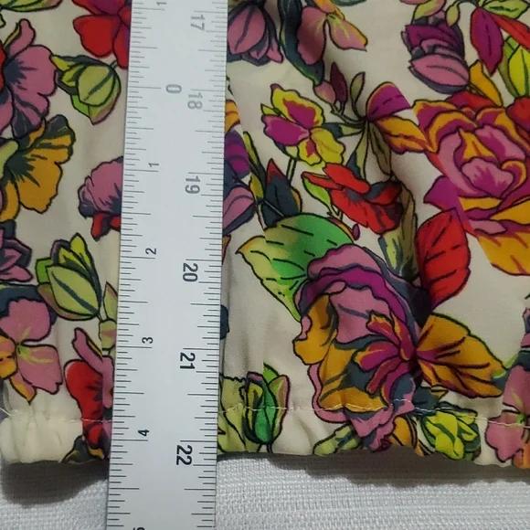 NWT Vince Camuto Women's Floral Off the Shoulder Tie Hem Top Size XS - Picture 11 of 11